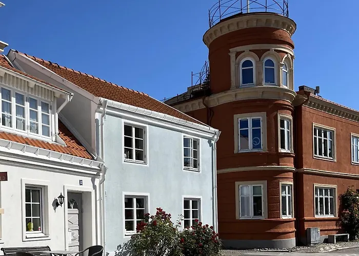 Townhouse By Marina, Beach & Theatre